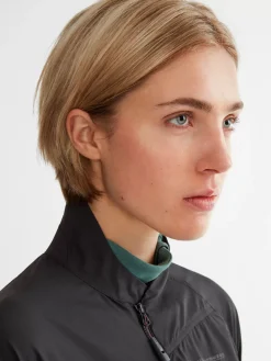Klättermusen Wind Resistant Jackets<Nal MadderRed